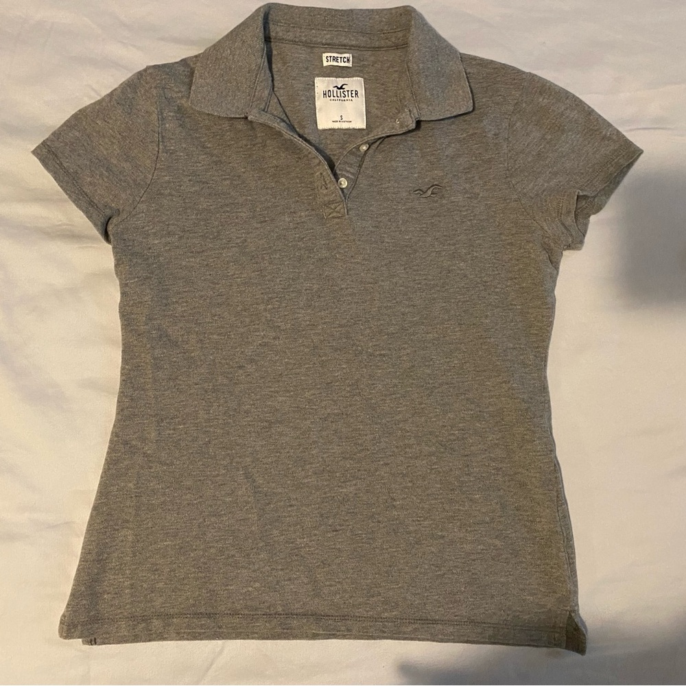 Cute, business-casual, grey, Hollister (partial) button-up, women’s Small/XS